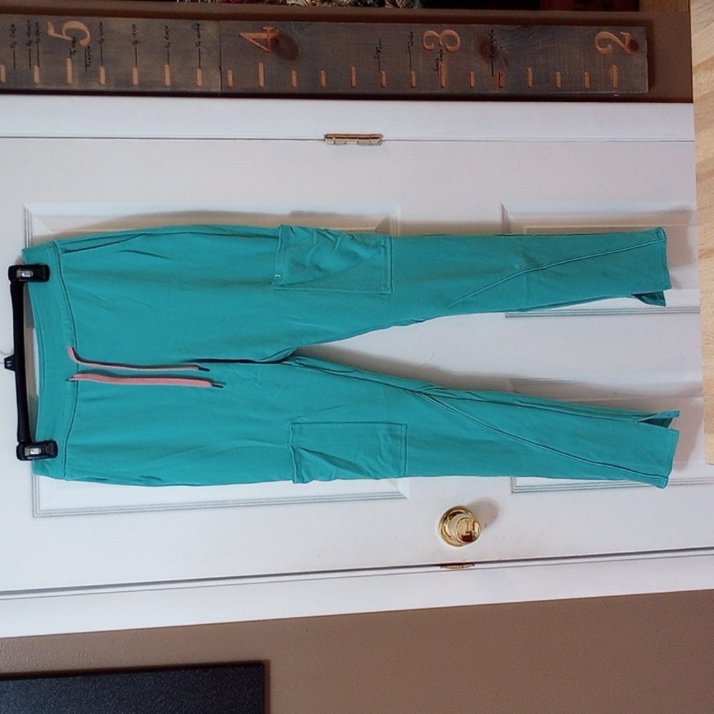 Jaanuu scrub pants